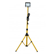 Proyector Ilumin 30w Ip65 2830lm 6500k Led Telesc 3mt Met Ne