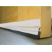 BURLETE BAJO PUERTA ADHESIVO LABIO BURCASA 105CM BLANCO 128300 ALUMINIO