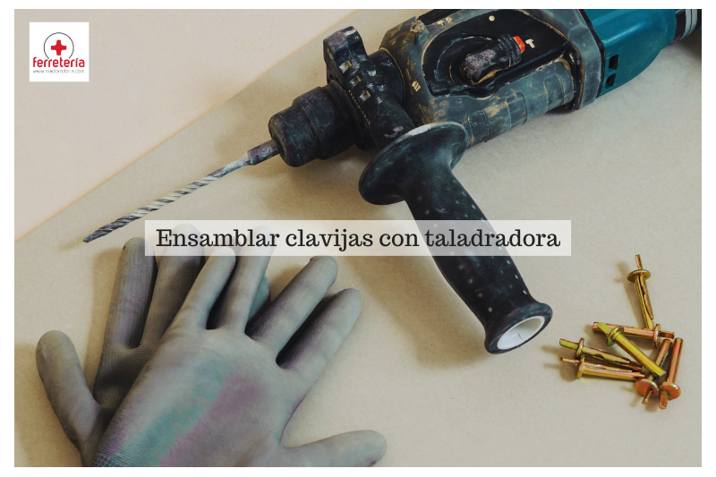 Ensamblar clavijas con taladradora