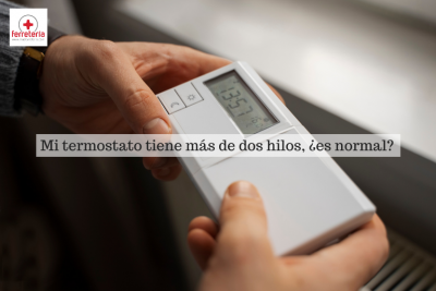 Mi termostato tiene más de dos hilos, ¿es normal?