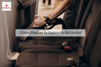 ¿Cómo limpiar la tapicería del coche?